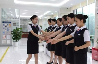 交行重慶兩江新區(qū)分行營業(yè)室 以“五度”服務(wù)智慧兩江 廣告設(shè)計